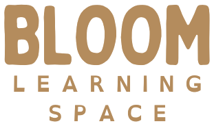 BLOOM Learning Space — logotipo dorado